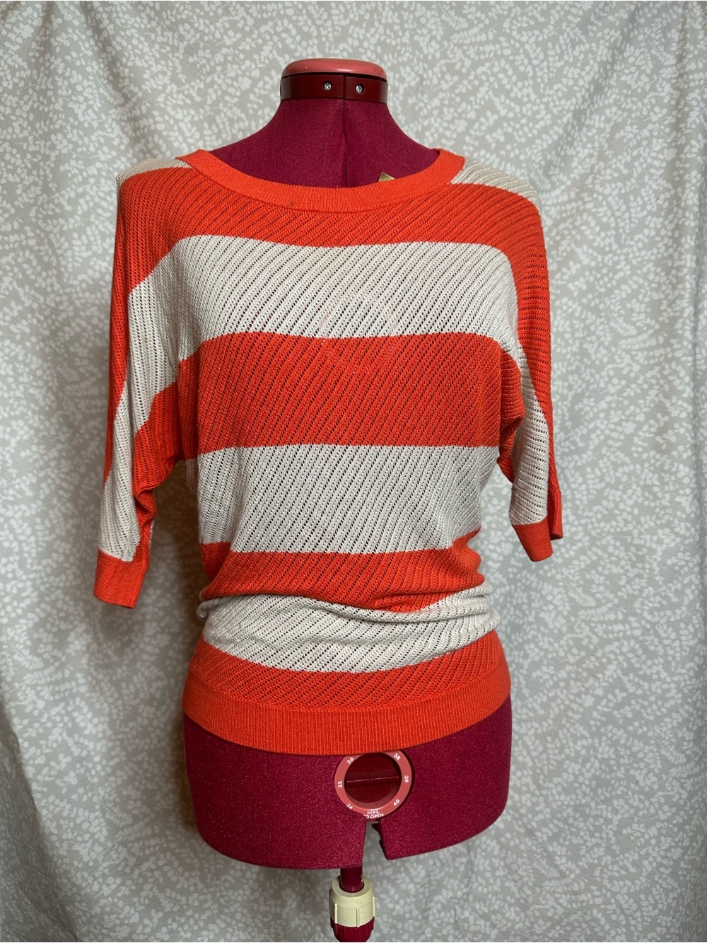 Express Orange Beige Open knit Sweater
Blouse XS